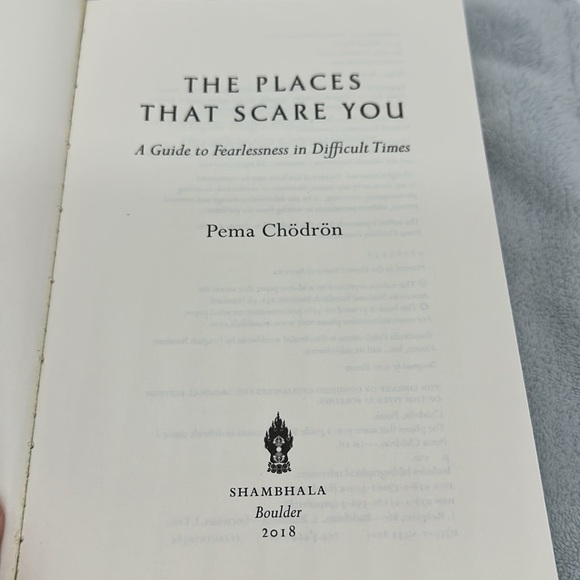 The Places That Scare You-Author Pema Chodron Paperback Book - Picture 5 of 8